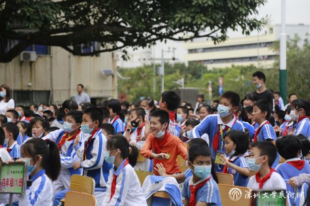 進校園2改.jpg