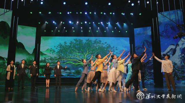 該情景歌舞表演《南方以南+南方北方》.jpg