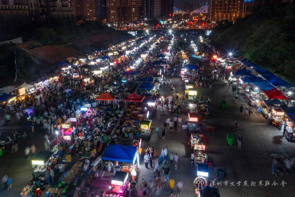 江真+《夜市經(jīng)濟(jì)火起來(lái)》（組照02）+記錄類.jpg