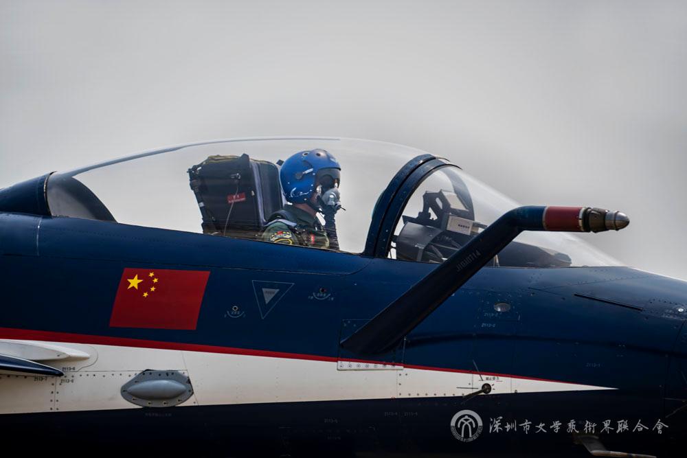 余肖廷+《鷹擊長空 (1)》+紀實類.jpg