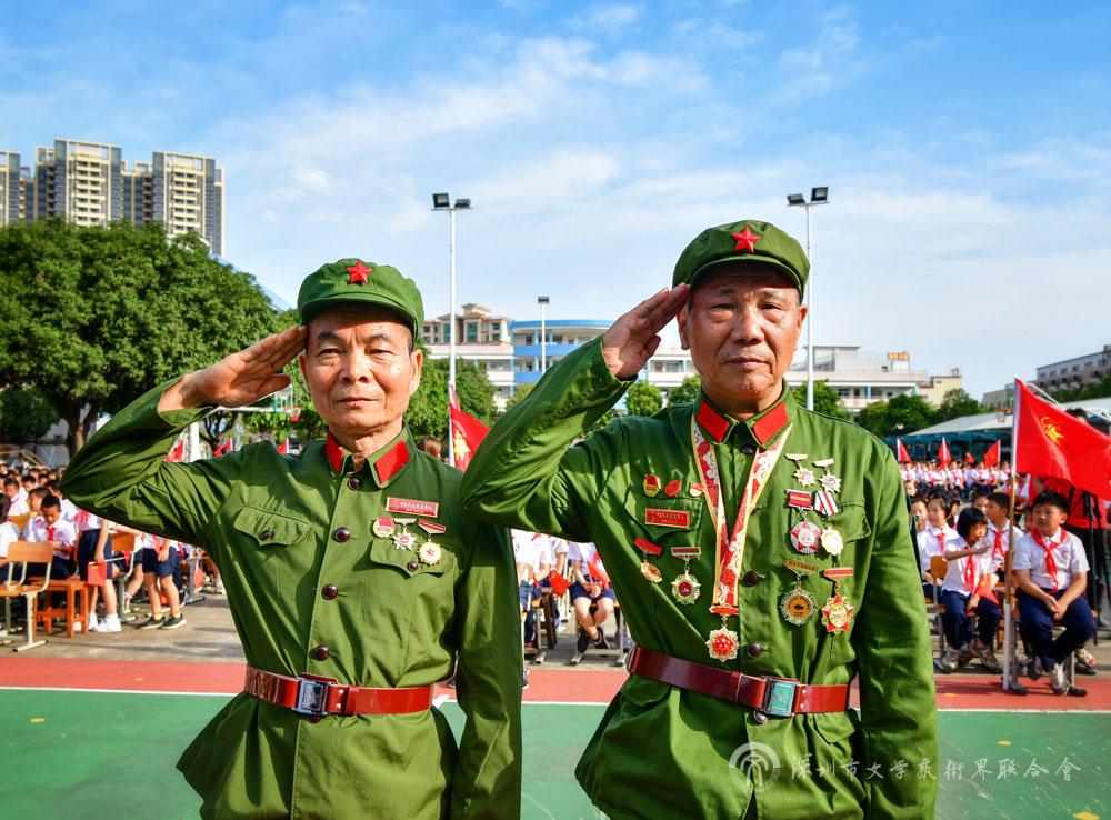 劉臻《共和國的驕子》紀錄類.jpg