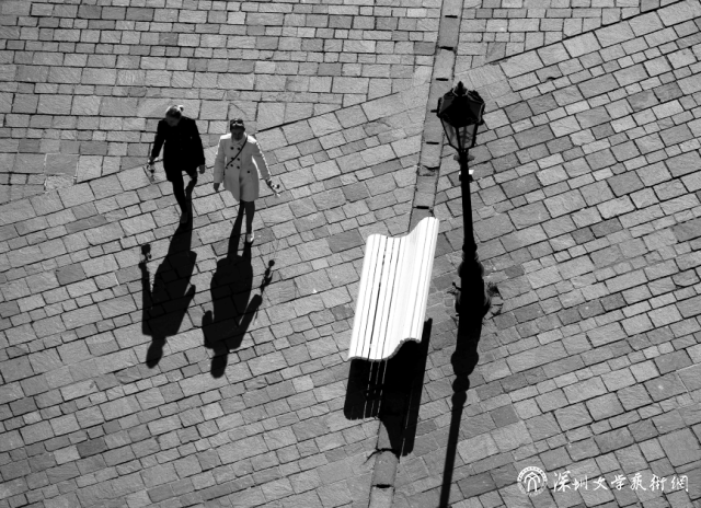 110X80-16-斯坦·瓦倫蒂娜·埃菲亞普- Black and White.png