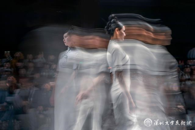 藝術(shù)類組照1《飛一般時裝周》組照-鐘亦武13802266766-4D1A4420-2 拷貝.jpg