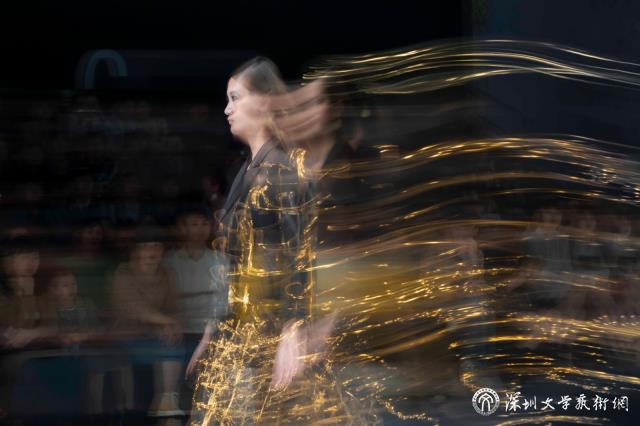 藝術(shù)類組照4《飛一般時裝周》組照-鐘亦武13802266766-4D1A5142-2 拷貝.jpg