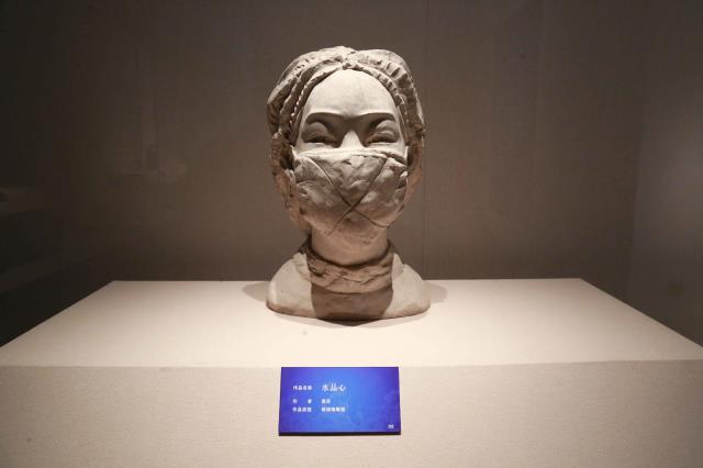 20雕塑 梁彥《水晶心》.jpg