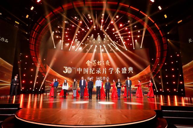 讓世界觀眾動(dòng)容,2024年李亞威又獲海內(nèi)外四個(gè)紀(jì)錄片大獎(jiǎng)